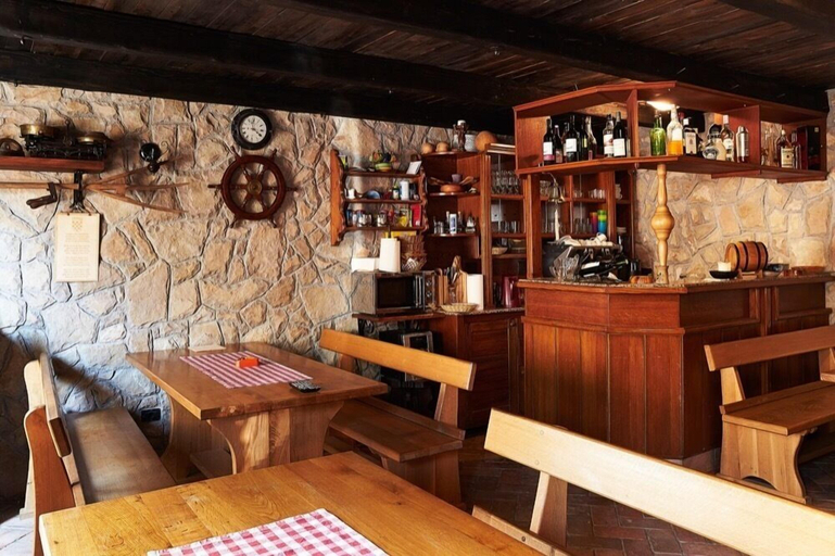 Food & Drinks 5, Apartments Villa Venera, Labin
