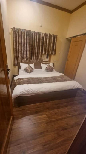 Bedroom 4, Hotel Babua Hyness, Hardwar