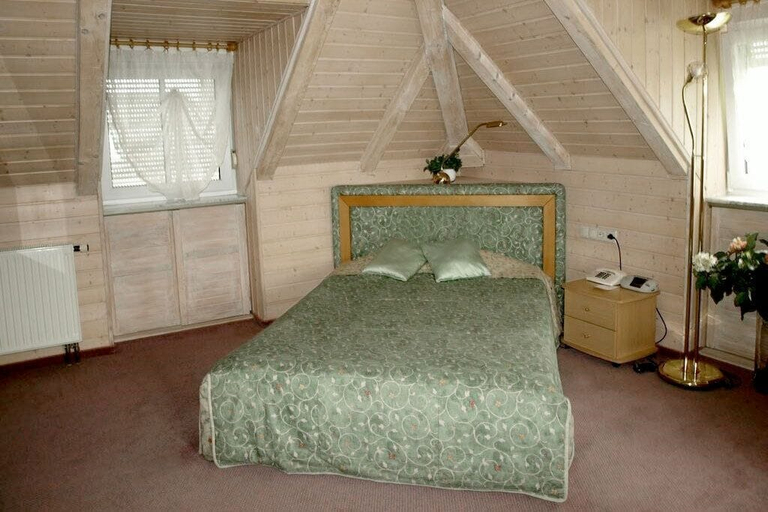 Bedroom 2, Gästehaus Villa Sulmana, Heilbronn