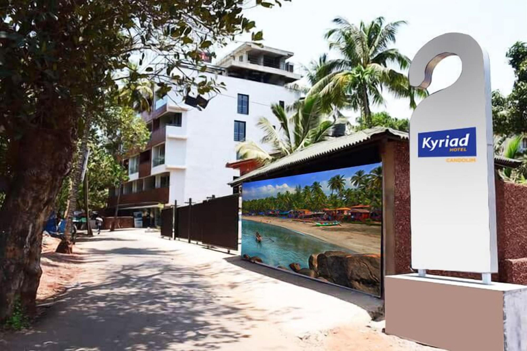 Exterior & Views