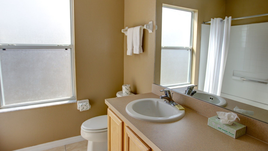 Bathroom, Nottingham Home with Pool in Terra Verde, Osceola