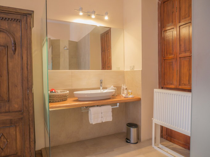Bathroom 5, Casa El Edén, Quito