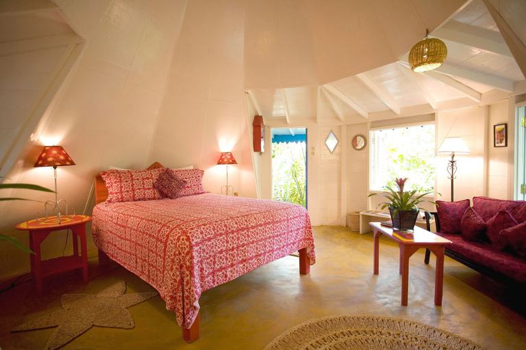 Bedroom 3, The Caves