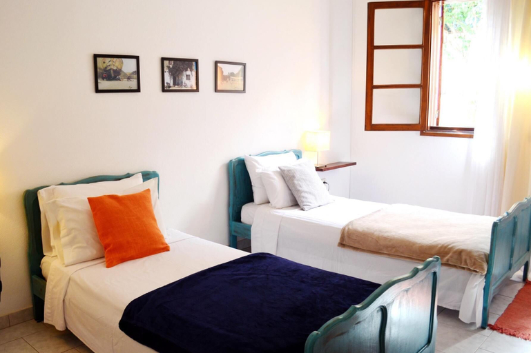 Bedroom 4, Syds Guesthouse I, Praia