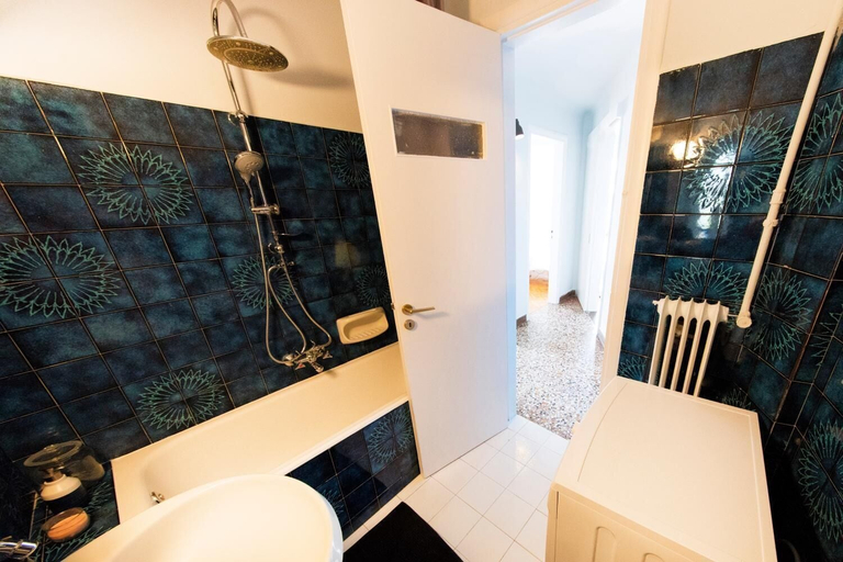 Bathroom 5, Your Home under the Acropolis Roofdeck, Attica