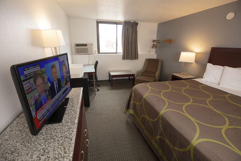 Bedroom 3, Bison Inn and Suites, Cass