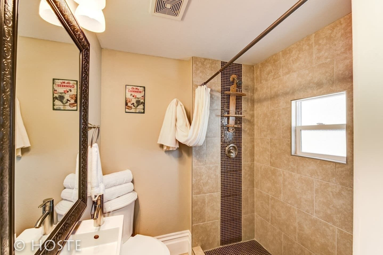 Bathroom 4, 3 BR Beautifully Restored 1890`s Homedowntown, El Paso