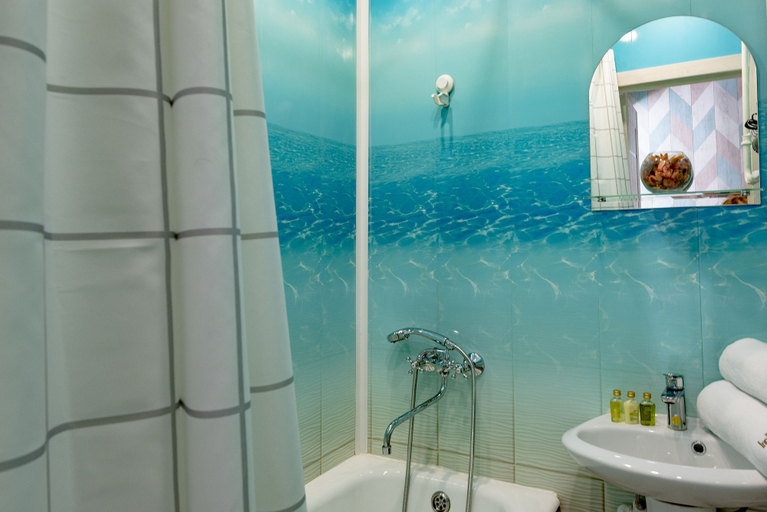 Bathroom, Inndays on Profsouznaya, South-Western
