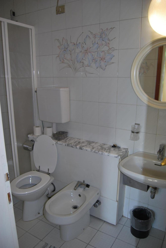 Bathroom 3, Ristorante Albergo Arcade, Como