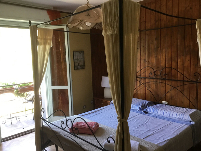 Bedroom 4, Villa Marilena, Bergamo