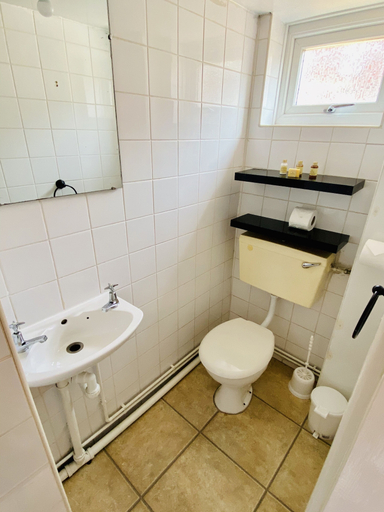 Bathroom 3, Longroyd House, Leeds