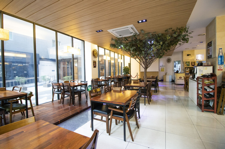 Food & Drinks 5, Tower Hill Hotel, Jung
