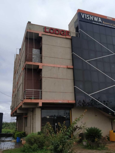 Exterior & Views, iROOMZ Hotel Vishwa Lodging, Dharwad