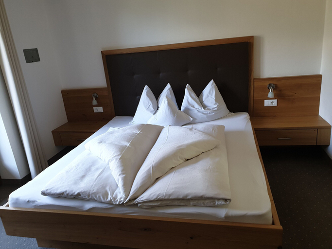 Bedroom 2, Gasthof Haselstaude, Bolzano