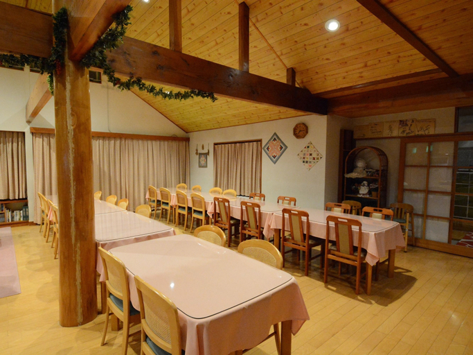 Food & Drinks 5, Pension Avenue, Yamanakako