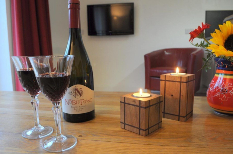 Food & Drinks 4, Lovely, Light and Airy 1-bed Flat in Stornoway, Eilean Siar