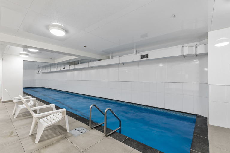 Sport & Beauty 5, Chic 2BR Pool & Gym - Steps to Ponsonby, Waitakere