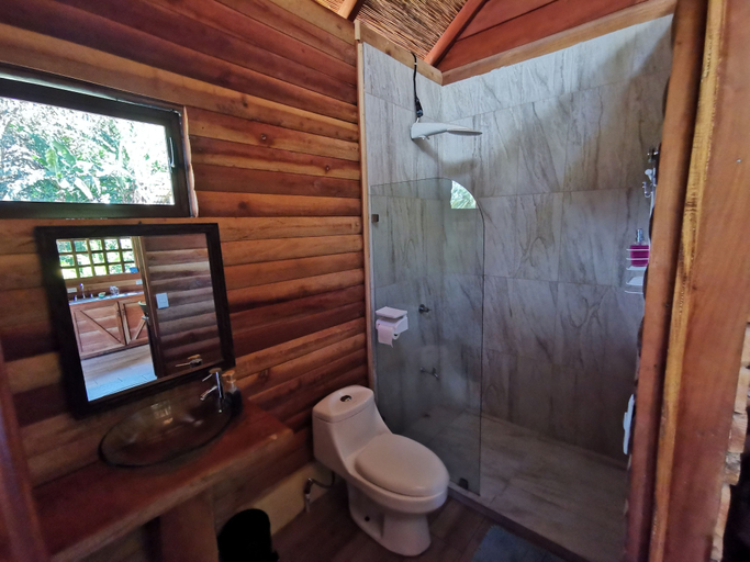 Bathroom, Cabaña del Lago Fortuna, San Carlos