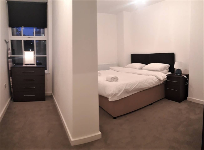 Bedroom 3, Riverside 2, Kent