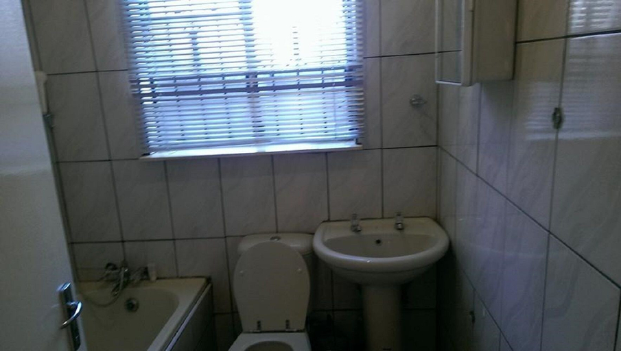 Bathroom, Rifumo Bed & Breakfast, West Rand