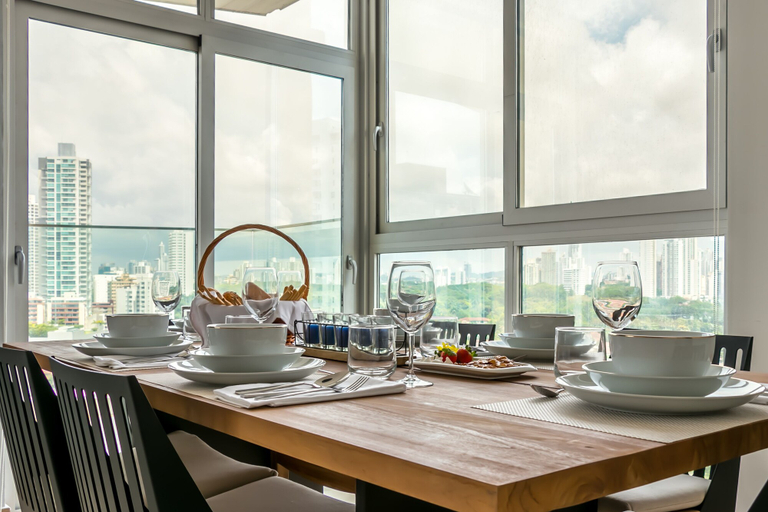 Others 5, New Modern Ocean View, Panamá