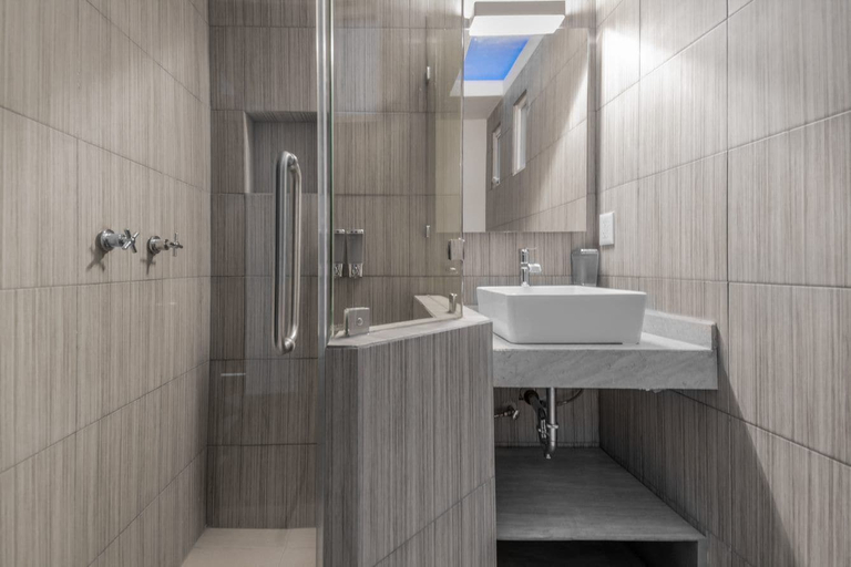 Bathroom 3, JUUB Newly Renovated cozy apt w/terrace at La Roma, Mexico City