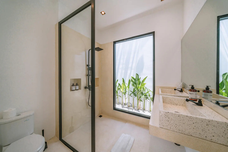 Bathroom 5, Villa Cha Cha: Stylish 1 BR Villa in Pererenan, Badung