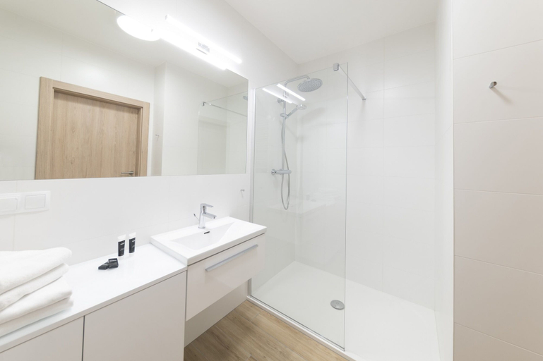 Bathroom, Apartamenty BALTIVIA Olimpijska 2, Koszalin