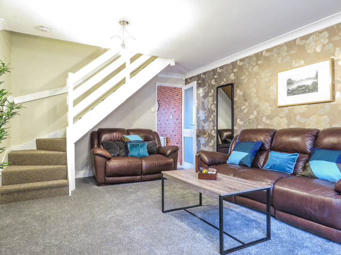 Others 3, Tudors eSuites Four Bedroom House, Birmingham
