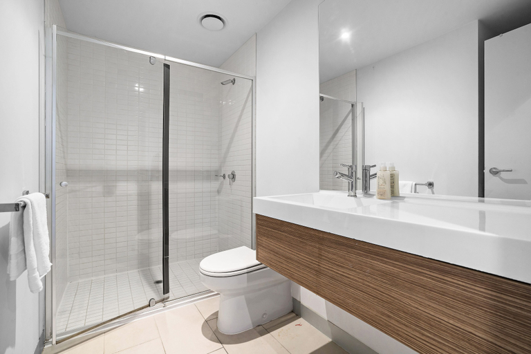 Bathroom, Leila, 1BDR Melbourne Apartment, Melbourne
