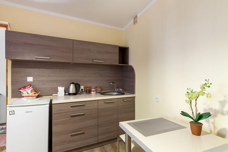 Others 5, Paradise apartment 1, L'vivs'ka
