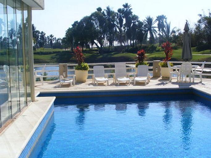 LA Peninsula, Acapulco de Juárez