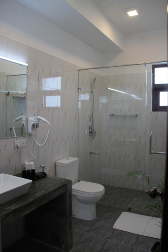 Bathroom 3, Wewa Addara in Sigiriya, Dambulla