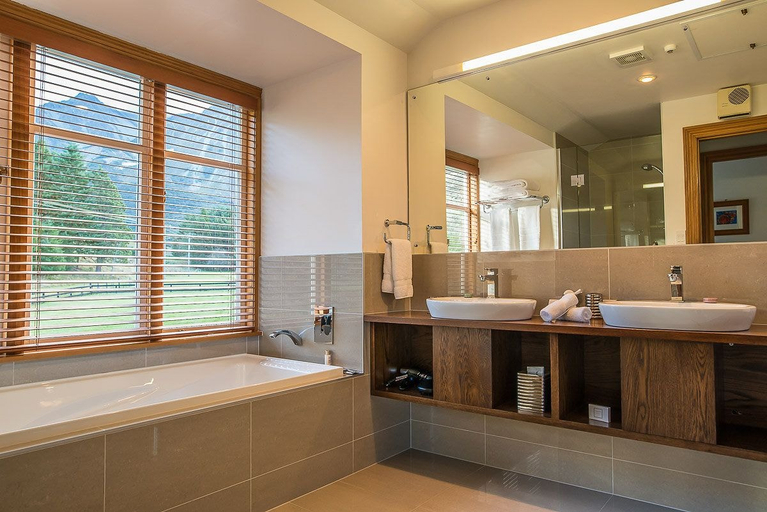 Bathroom 4, Grasmere High Country Bed & Breakfast Lodge, Selwyn