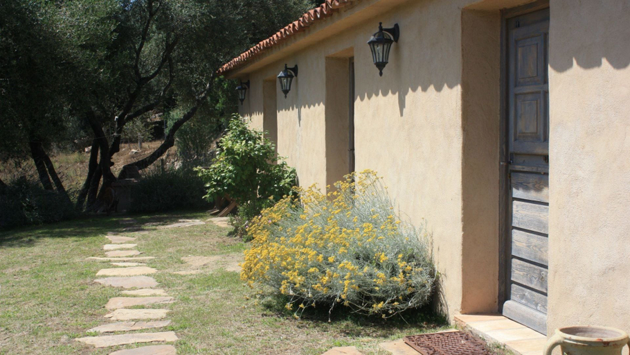 Exterior & Views 2, Auberge U Sirenu, Corse-du-Sud