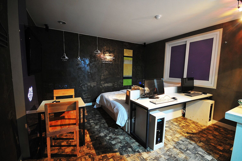 Others 5, 7 Motel, Gimhae