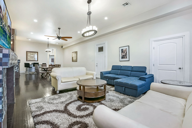 Others 1, Downtown Spacious Suites by Hosteeva, Orleans