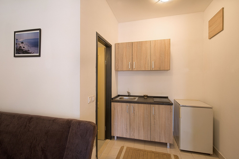 Others 5, Madra rooms & apartments
