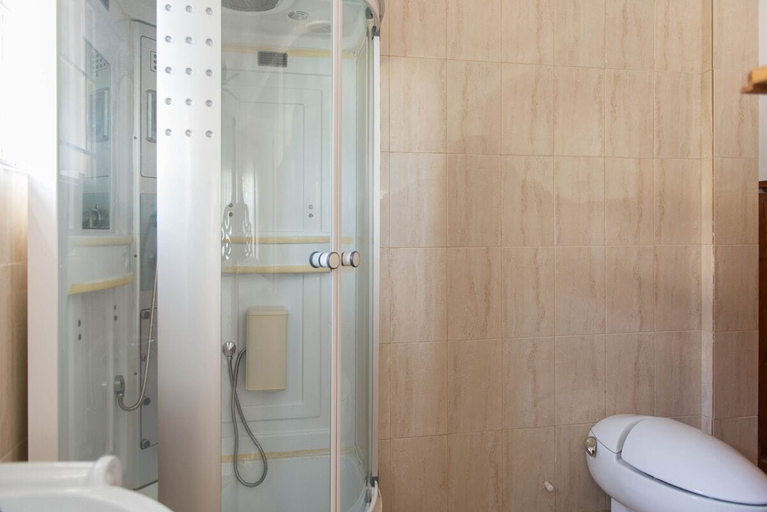 Bathroom 4, Villa Roma