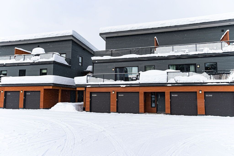 Exterior & Views 2, Powder Village Retreat by Revelstoke Vacations, Columbia-Shuswap