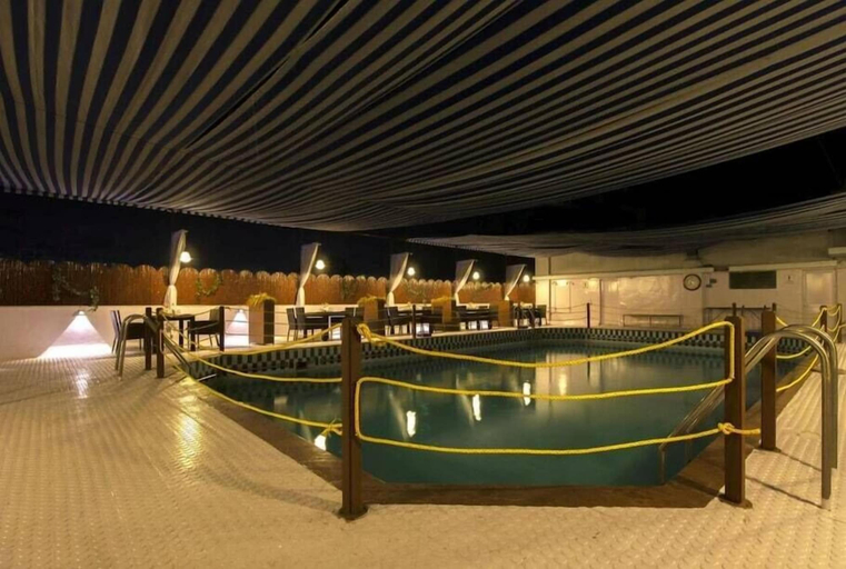 Sport & Beauty, Hotel Popular, Pune