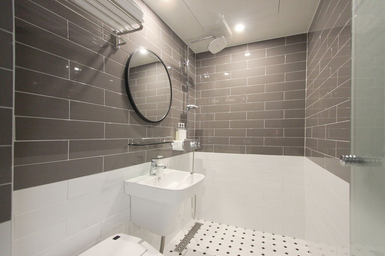 Bathroom 5, Seven Bricks Hotel, Gwangyang
