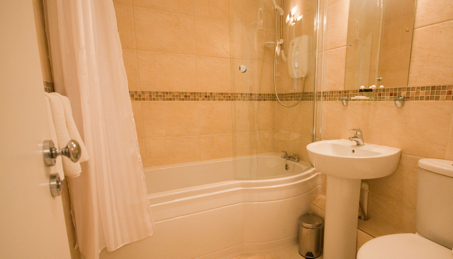 Bathroom 2, Amberley Dublin City Centre Apartments, Dublin