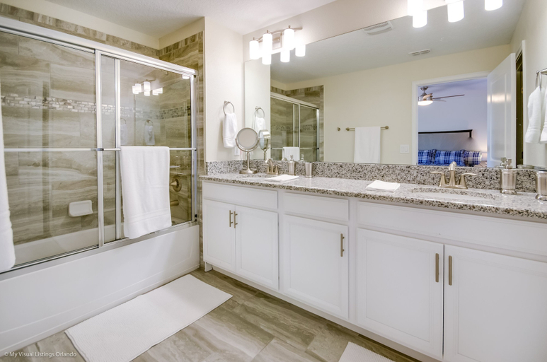 Bathroom 3, 5 Bedroom House for 10 at Storey Lake, Osceola