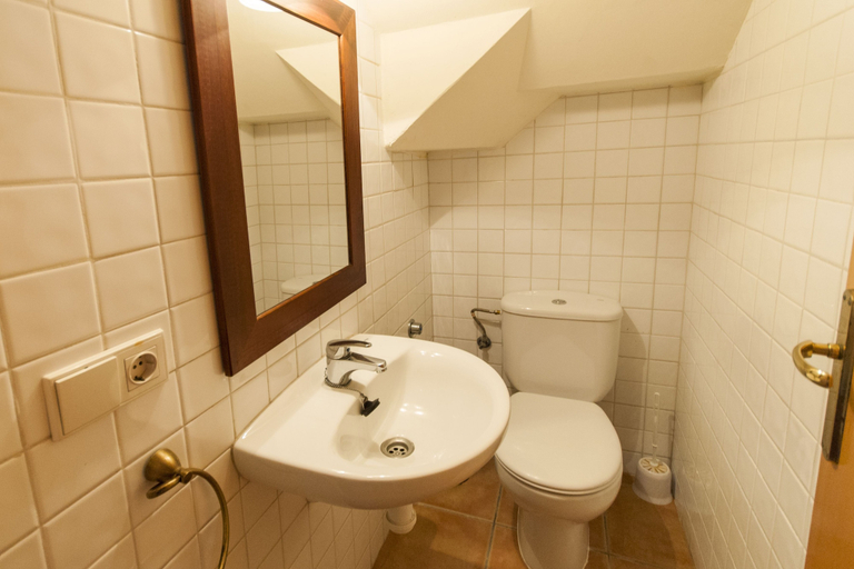 Bathroom 3, Villa Mas Pinell 44, Girona