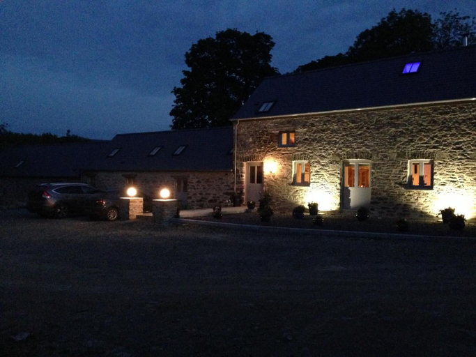 Exterior & Views 2, Rhostwarch Bed and Breakfast, Pembrokeshire