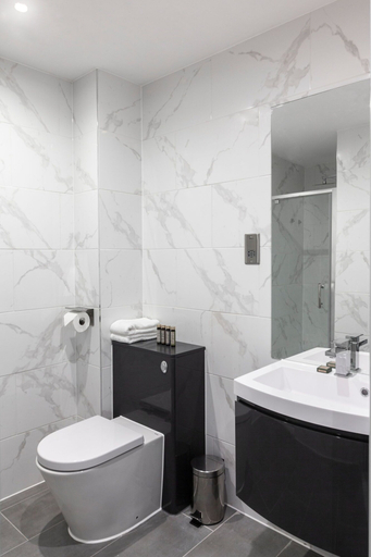 Bathroom 3, Aptel East, London