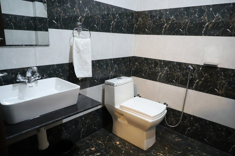 Bathroom 3, Sunrise Palace, Ajmer