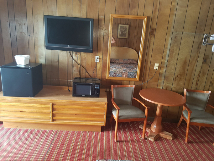 Others 4, Gardos Motel, Rutherford
