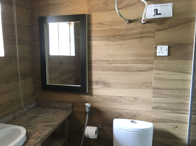 Bathroom 4, Alexia's Place Hotel, Kosofe